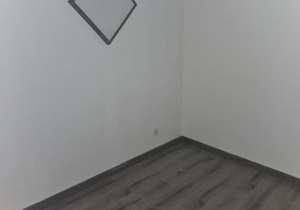 EXKLUZÍVNE: Štýlový 2,5-izbový byt s balkónom v príjmenej lokalite