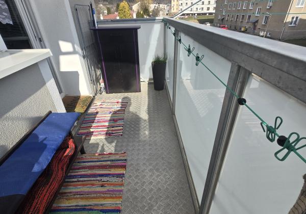 PREDAJ: 2-izbový byt s balkónom – Valaská, Hronská ulica