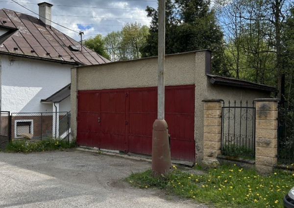 Dvojgaráž samostatne stojaca 38m2 Brezno