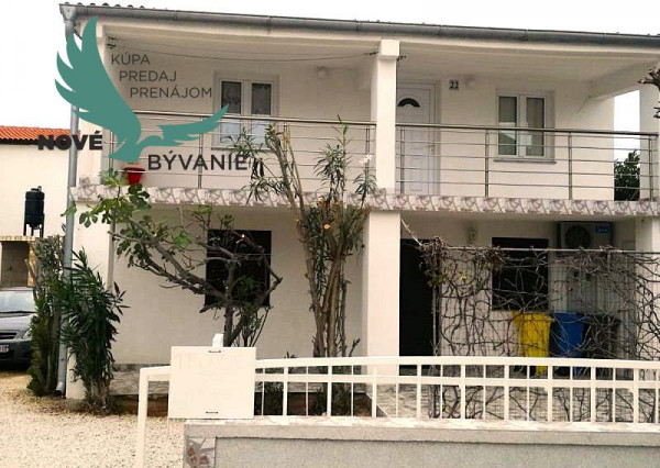 Dom 2x apartmán len 300m od mora v Chorvátsku na ostrove Vir