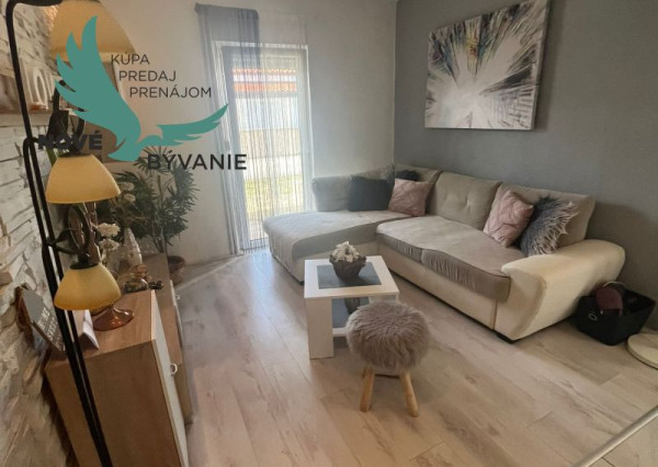 Dom 2x apartmán blízko mora v Chorvátsku na ostrove Vir