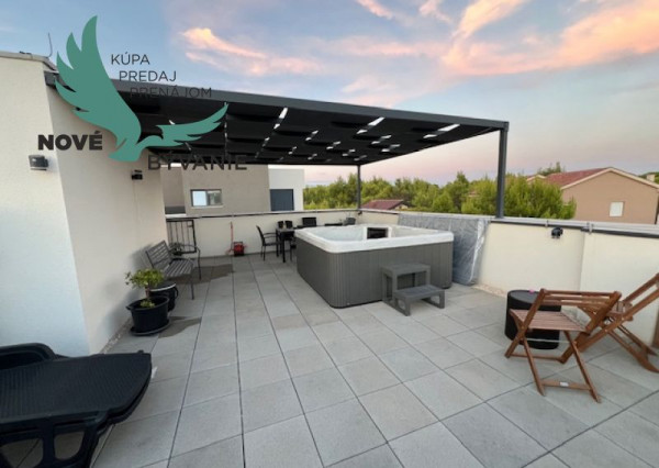 Apartmán so strešnou terasou v Chorvátsku len u Nás v ponuke