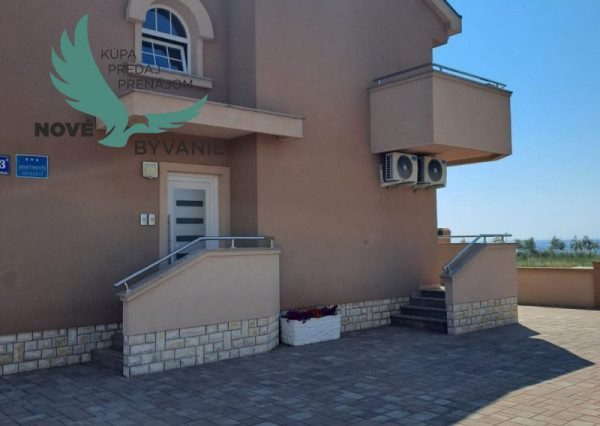 Apartmán s výhľadom na more a záhradou , Chorvatsko -Nin -Zaton