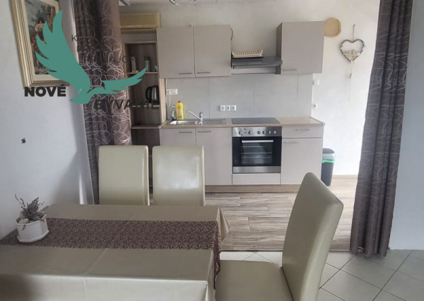 Predaj dva apartmány len 200m od mora s výhľadom na more, Chorvátsko