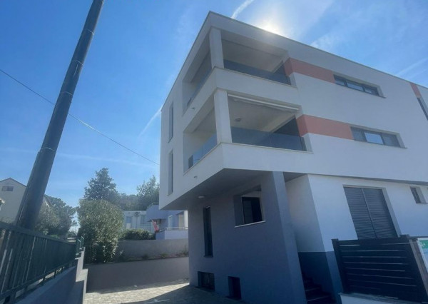 Zariadený apartmán blízko mora, Chorvátsko - Petrčane