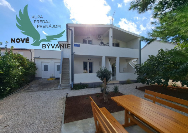 Exkluzívne dom 3x apartmán len 300m od mora v Chorvátsku