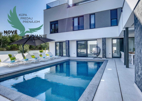 Na predaj luxusná vila s bazénom, výhľadom na more , kompletne zariadená - Zaton - Chorvátsko