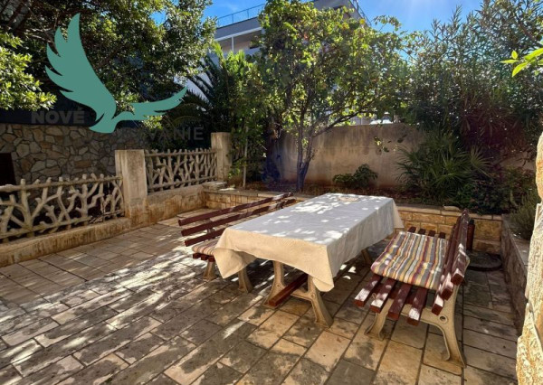 Chorvátsko - Na predaj apartmán so záhradou blízko mora