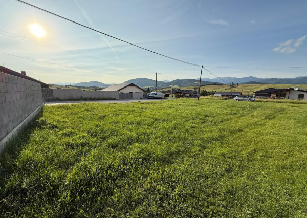 Pekná parcela v časti Podkoreňová na výstavbu domu - Brezno