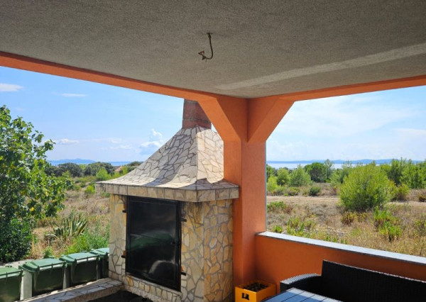 Na predaj: Apartmán s výhľadom na more na ostrove Vir