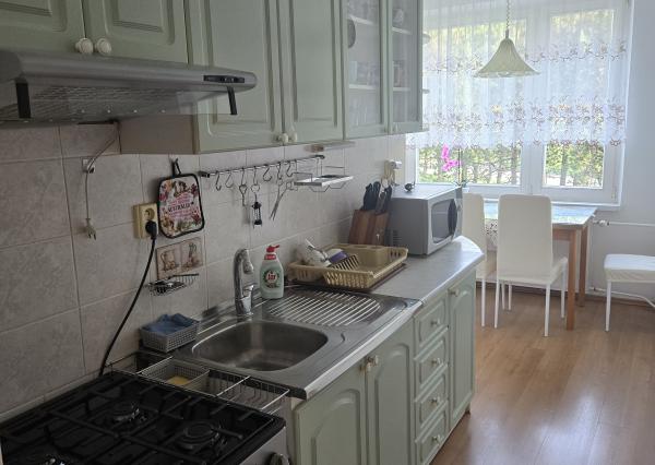 PRENÁJOM - 2 izbový byt na Západe, zariadený a po rekonštrukcii.