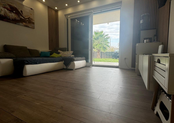 Chorvátsko - Apartmán 3x spálňa so záhradou a zariadením