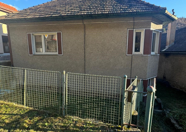 Na predaj dom - pozemok za výhodnú cenu v blízkosti Banskej Bystrice