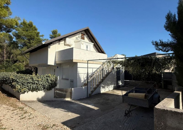 Chorvátsko - Dom 2x apartmán, výhodná investícia na ostrove Vir