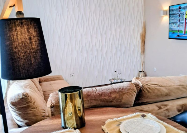 CHORVÁTSKO, OSTROV VIR  NA PREDAJ ŠTÝLOVÝ APARTMÁN S VÝHĽADOM NA MORE