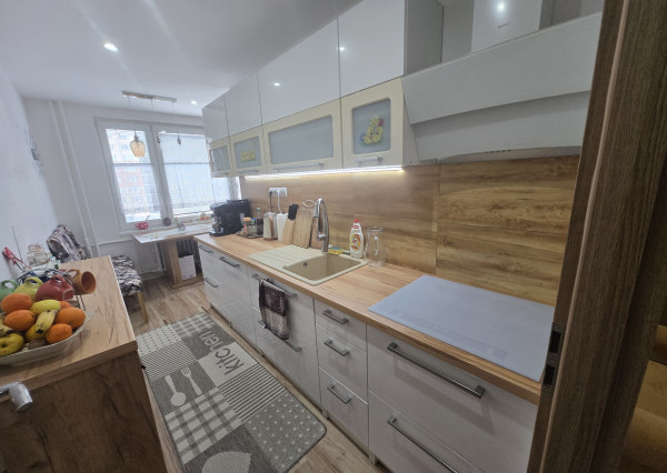 Exkluzívny 3-izbový byt s južnou loggiou v srdci Brezna