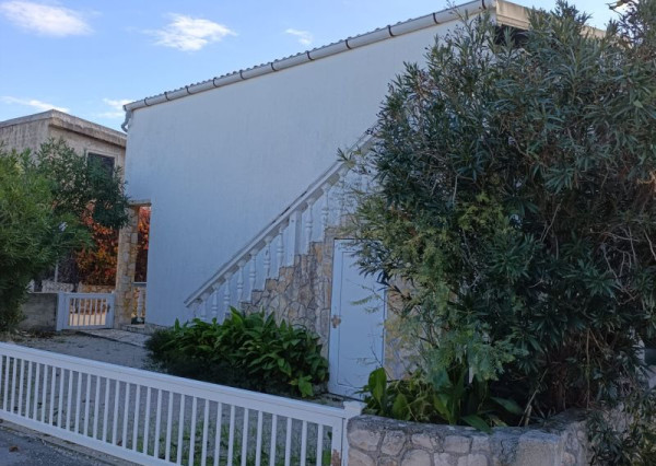 Chorvátsko - Na predaj dom 2x apartmán výhodná investícia