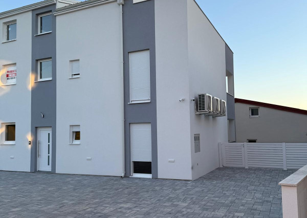 Chorvátsko , ostrov Vir - Na predaj podkrovný apartmán s výhľadom na more