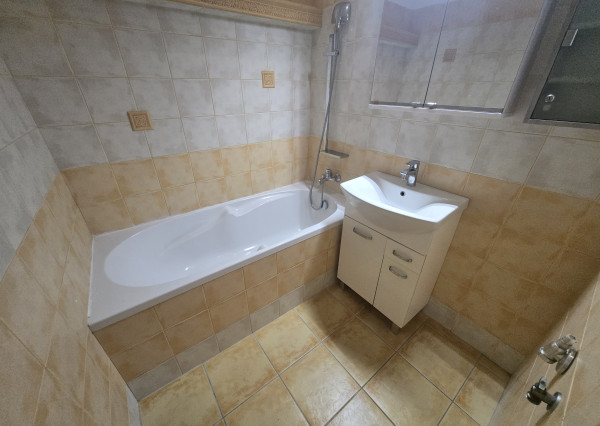 EXKLUZÍVNE: Štýlový 2,5-izbový byt s balkónom v príjmenej lokalite