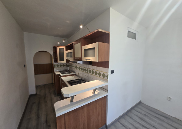 EXKLUZÍVNE: Štýlový 2,5-izbový byt s balkónom v príjemnej lokalite