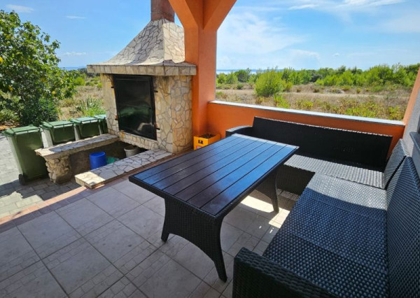 Chorvátsko na predaj: Apartmán s výhľadom na more na ostrove Vir