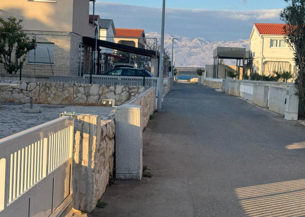 Chorvátsko- Apartmán so záhradou len 100m od mora