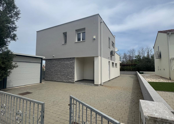 Chorvátsko- 2x Vila za top cenu len 30m od mora a pieskovej pláže