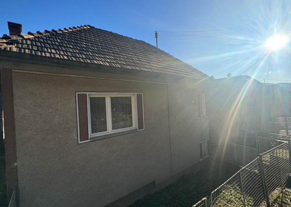 Rezervované Na predaj dom - pozemok za výhodnú cenu v blízkosti Banskej Bystrice