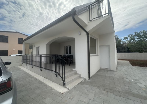 Chorvátsko - Dom 2x apartmán v centre ostrova Vir