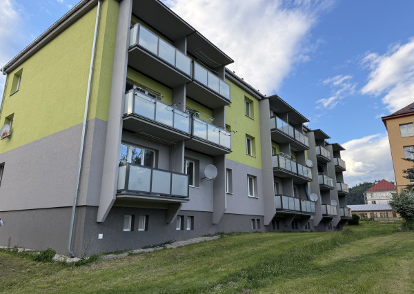 2- izbový byt 65 m2 vo Valaskej - výborná cena za m2