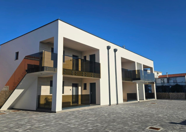 Chorvátsko - Novostavba apartmánu len 180m od mora a vyhľadávanej pláže Prezida