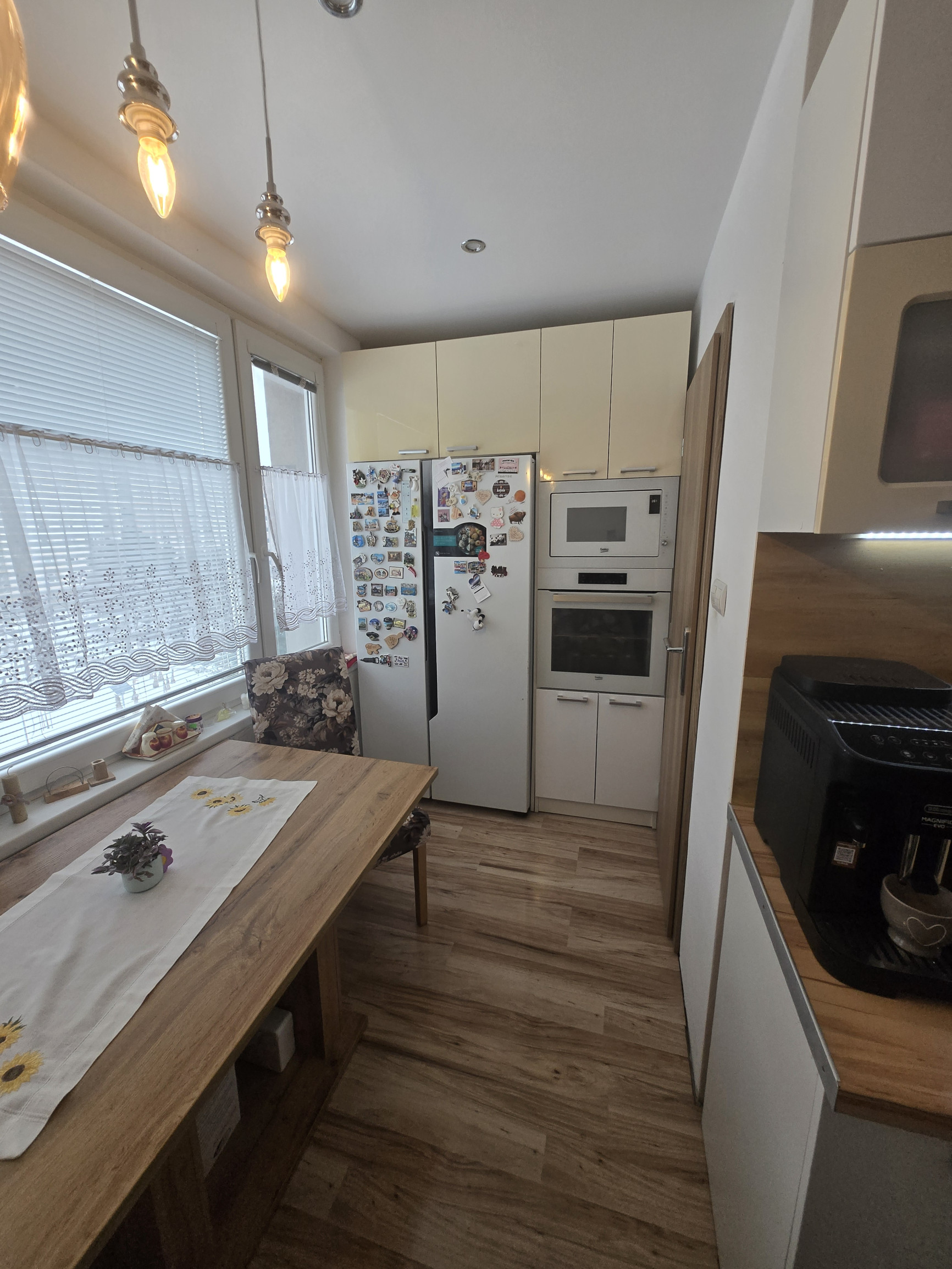 Exkluzívny 3-izbový byt s južnou loggiou v srdci Brezna