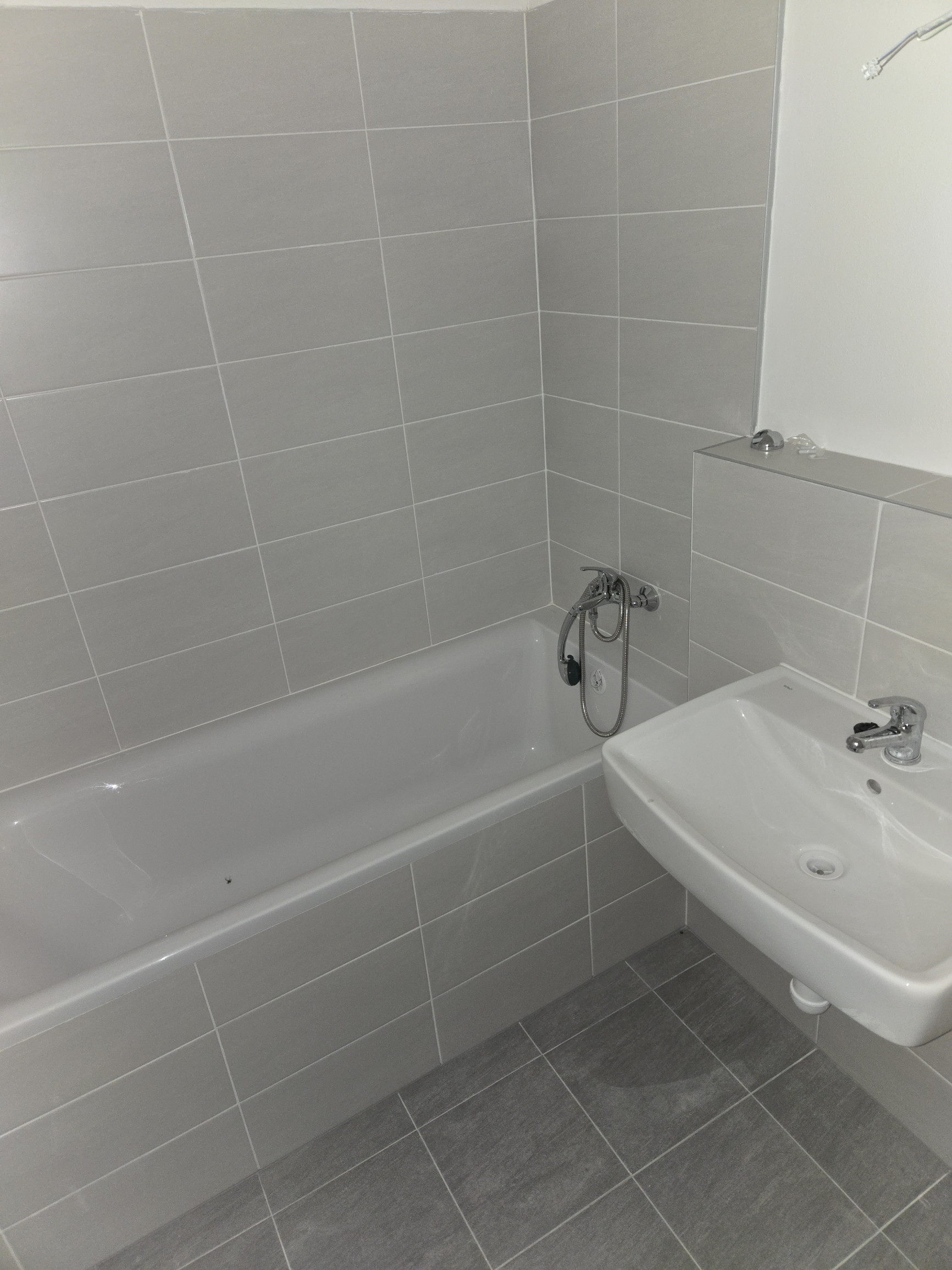 SLNEČNÝ 3-IZBOVÝ BYT V NOVOSTAVBE S PRÉMIOVOU KUCHYŇOU A PARKOVANÍM