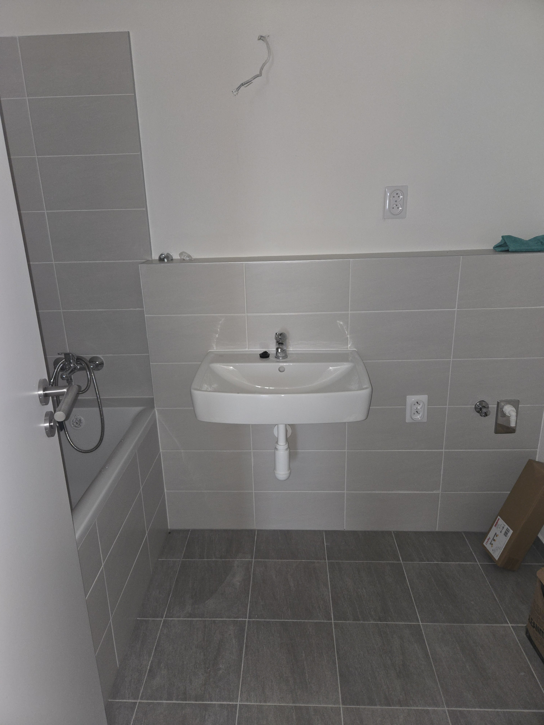 SLNEČNÝ 3-IZBOVÝ BYT V NOVOSTAVBE S PRÉMIOVOU KUCHYŇOU A PARKOVANÍM