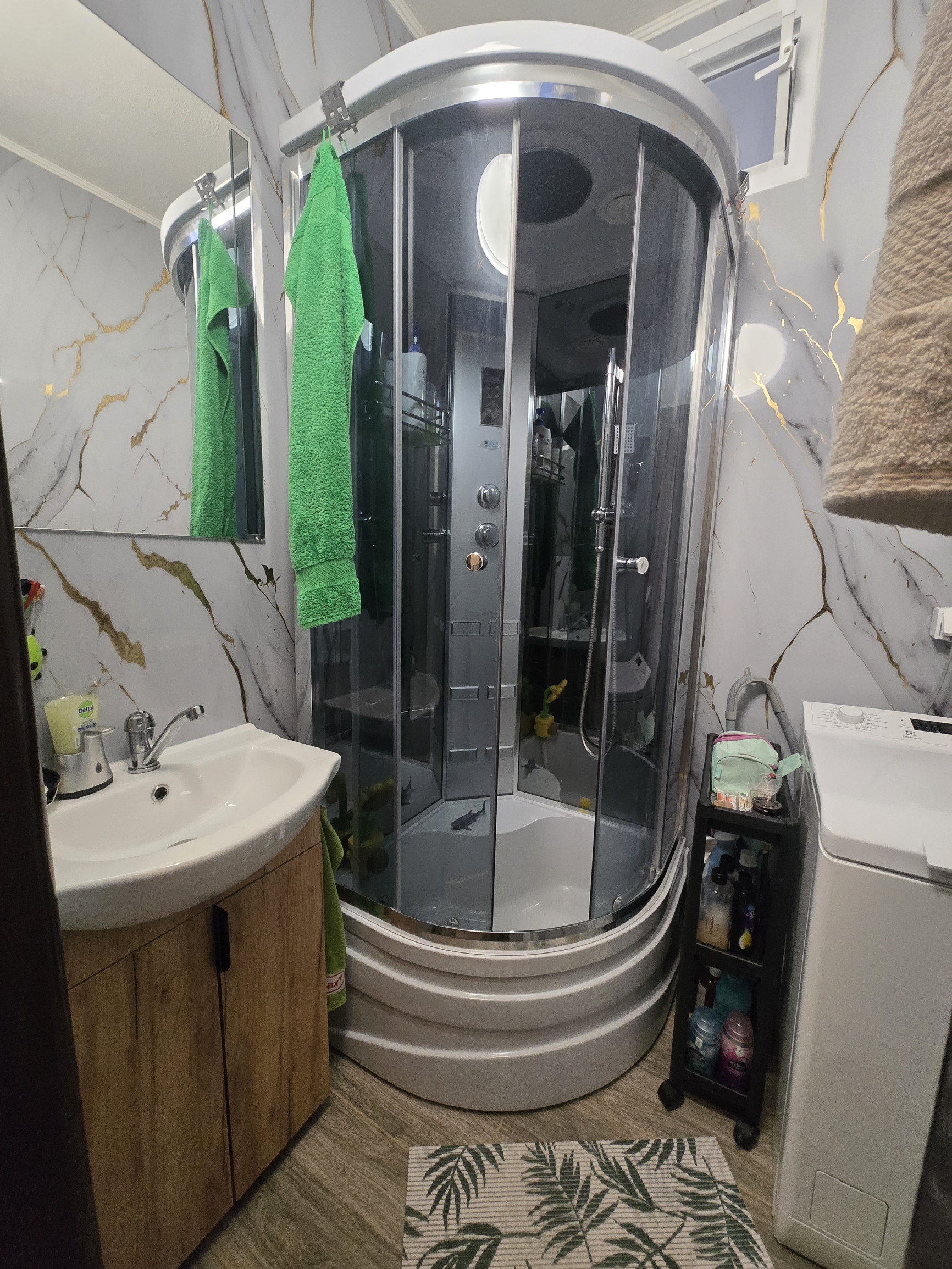 PREDAJ: 2-izbový byt s balkónom – Valaská, Hronská ulica