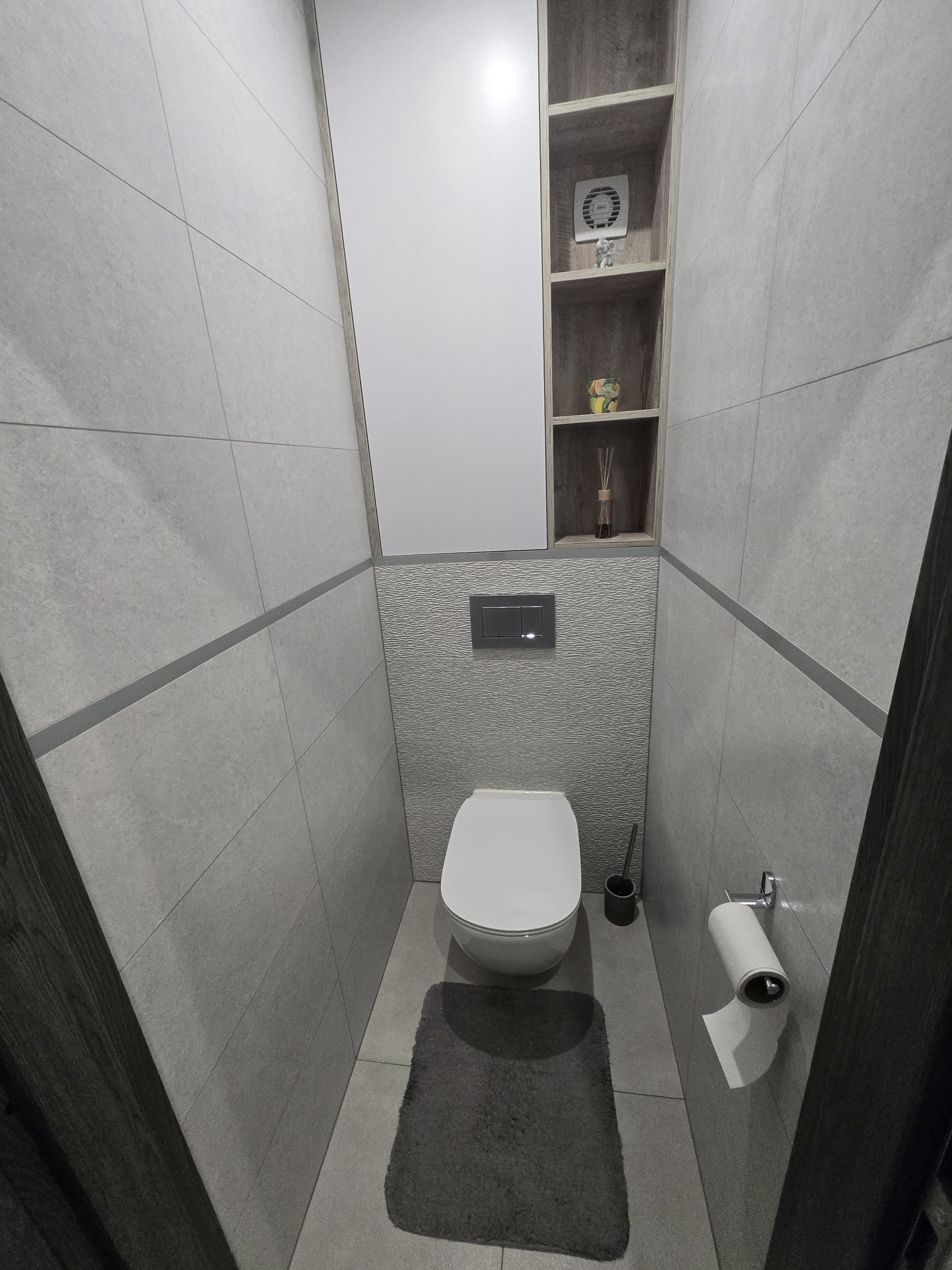 Rezervované - MODERNÝ A SLNEČNÝ: Kompletne zrekonštruovaný 1-izbový byt s loggiou v Brezne